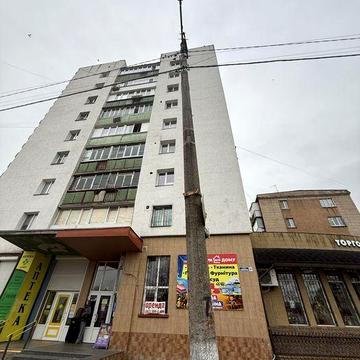 Продається 2х кімнатна квартира в цетрі. Фастів