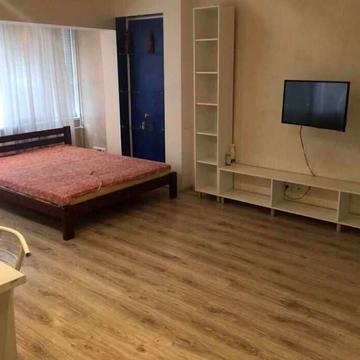 Оренда квартири-студії на вул. Мілютенка