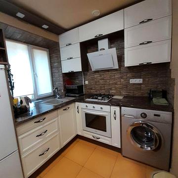 Продам 2 кiм. кв. Центр