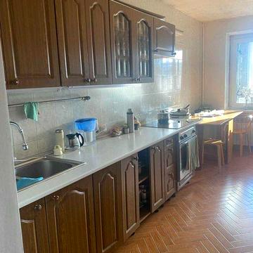 Продам двухкімнатну квартиру на вулиці В.Івасюка 16,Оболонь.