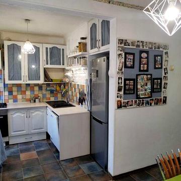 Затишна 3-кімнатна квартира 58 м² на вул. Мілютенка 23