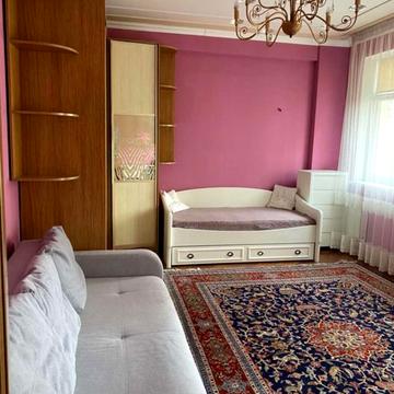 Валерія Лобановського вул., 21/1