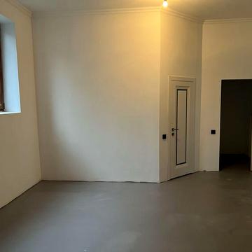 Здається в оренду 120 кв м. в приватному будинку.