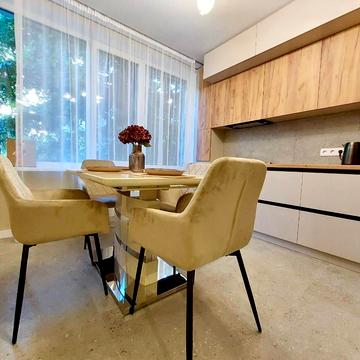 Василя Тютюнника вул. (Анрі Барбюса), 22-26