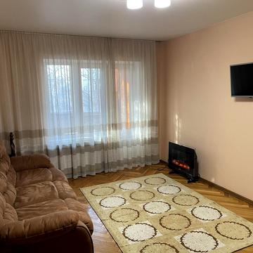 Квітневий пров., 7