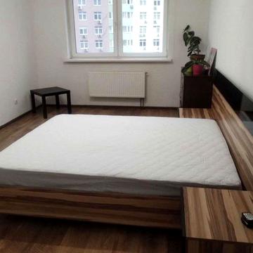 Воскресенська вул., 14-Д