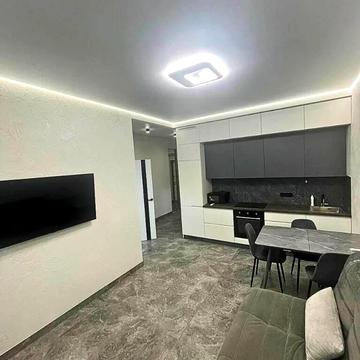 Набережна Перемоги вул., 7