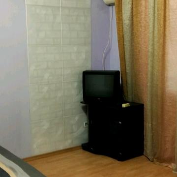 Небесної Сотні просп. (Маршала Жукова), 30