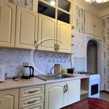 Лютеранська вул., 11-Б