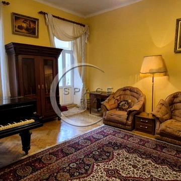 Лютеранська вул., 11-Б