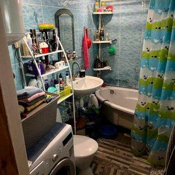 Будинок у селі Шпитьки та земельна ділянка