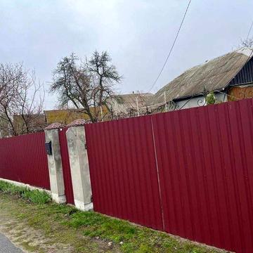 Будинок у селі Шпитьки та земельна ділянка