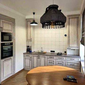 Довгострокова оренда 2-к квартири.