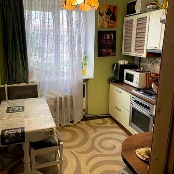 Продається квартира 3-кімнатна у Каневі