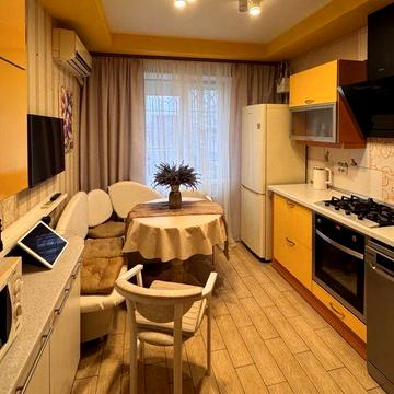 Вільна! Велика квартира 1/9 вул Калнишевського