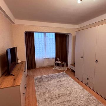 Оболонський просп., 36