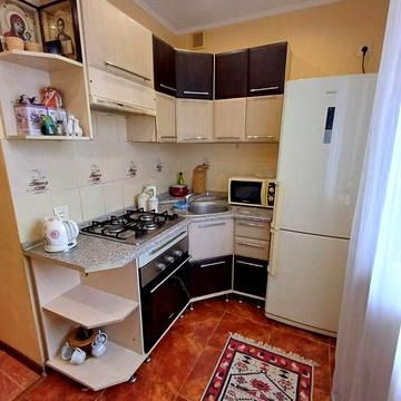 1-кімнатна квартира по просп. Левка-Лукяненка. Світло не вимикають.