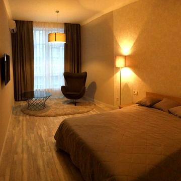 Академіка Філатова вул., 2/1