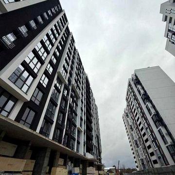 2-к квартира біля Міського Озера