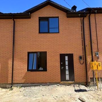 Таунхаус чорновий на Перемичка