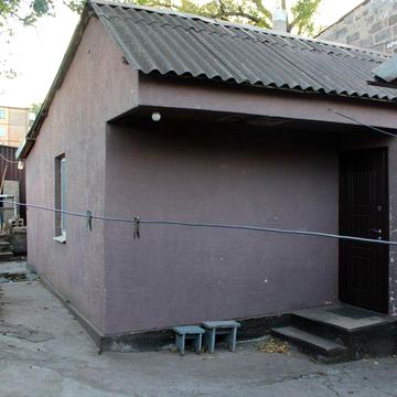 Продається будинок в центрі міста  (будинок котеджного типу)