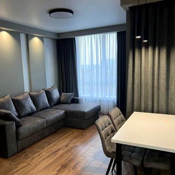 Кадетський Гай вул., 8