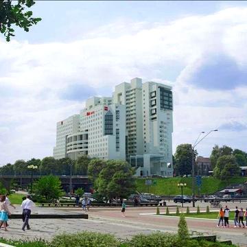 Квартира   66  м кв. / пр. Берестейський  55А  (метро "Берестейська") ЖК Берестейський