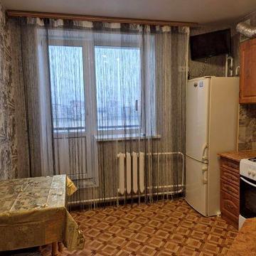 Оренда 1-но кімнатної квартири  в Обухові,р-н 3-ї  школи