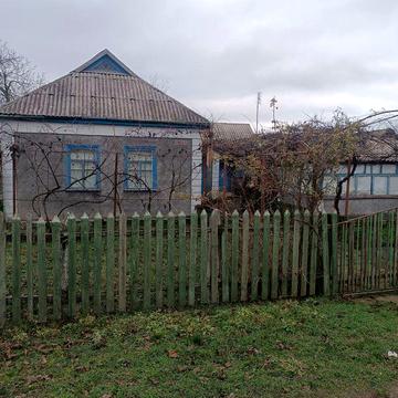 Продаю будинок, в смт. Підгородна.