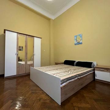 Європейська пл. (Катерининська), 2