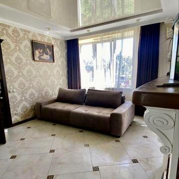 Варшавська 2 кімнатна квартира особнячного типу .Малоголосківська