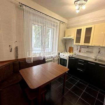 Юрія Шумського вул., 4