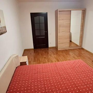 Бориса Гмирі вул., 14-Б