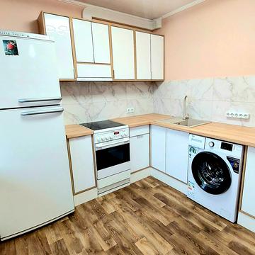 Володимира Івасюка просп. (Героїв Сталінграду), 51