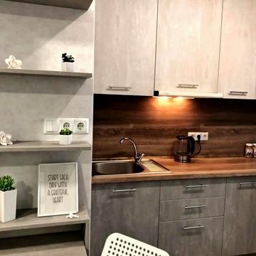 Центральна вул., 21