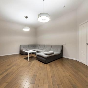 Велика Васильківська вул. (Червоноармійська), 36