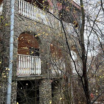 Продаж будинку під бізнес на 20 сотках землі  , у передмісті