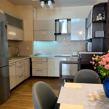 Науки просп. (Леніна), 45б