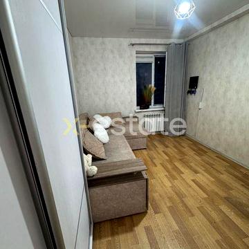 Гостинка у продажу. Любові малой 99