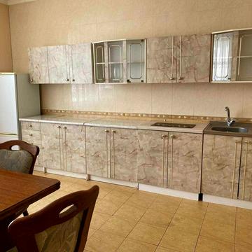 Середньофонтанська вул., 19