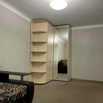 Ольжича вул., 6