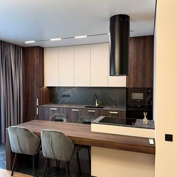 Джона Маккейна вул. (Івана Кудрі), 1-Б