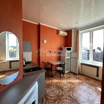 Євгена Котляра вул. (Червоноармійська), 8/10в