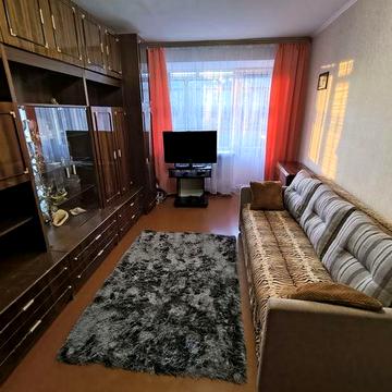 Однокімнатна на початку Короленка