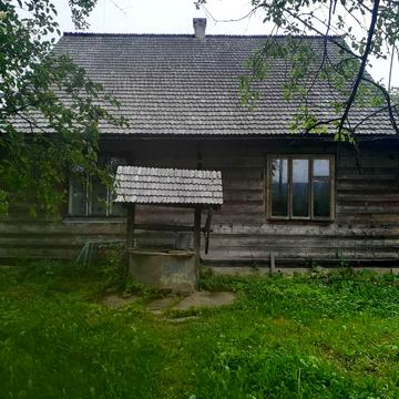 Будинок в центрі с.Середній Березів з ділянкою 1га.