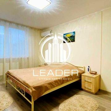 Продажа квартиры ул. Вишняковская, 4, м. Харьковская 10 мин. Позняки.