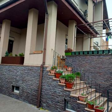 Стеценка вул., 80