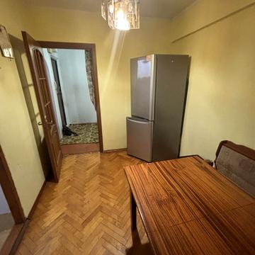 Героїв Крут вул., 7