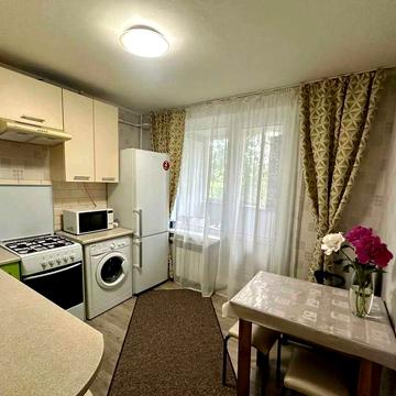 Продаж 1к квартири вул. М.Ушакова 4-м.Житомирська, Академмістечко