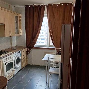 Здається трикімнатна квартира